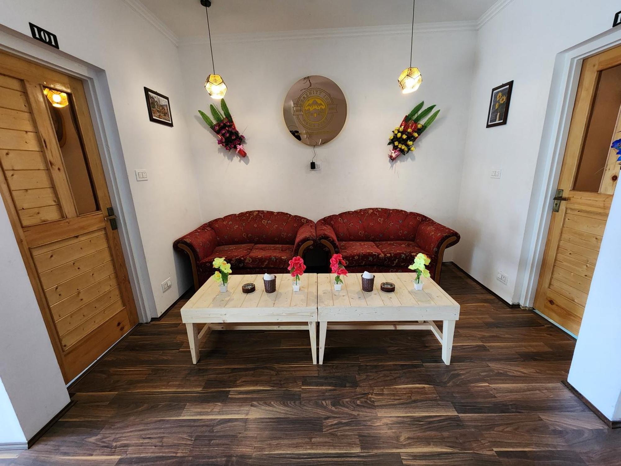 Serenity Inn Home Stay Срінагар Екстер'єр фото