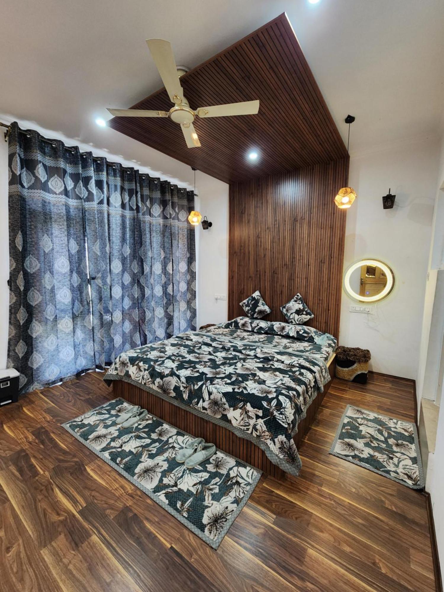Serenity Inn Home Stay Срінагар Екстер'єр фото