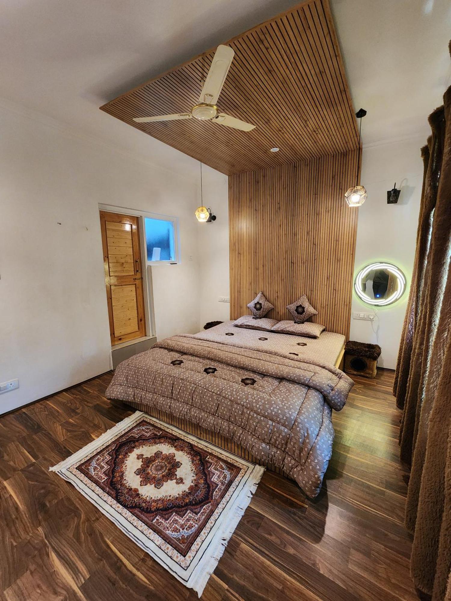 Serenity Inn Home Stay Срінагар Екстер'єр фото